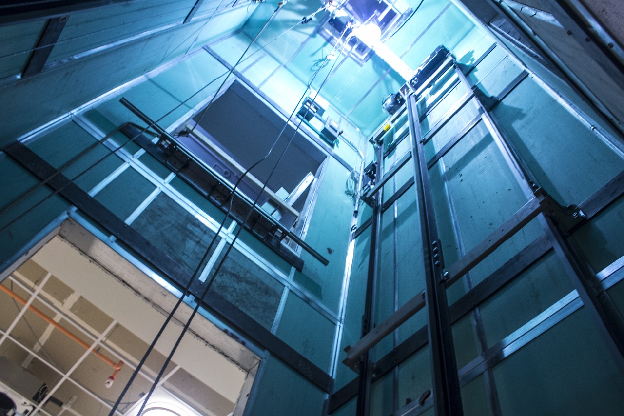 elevator-1121069_1280